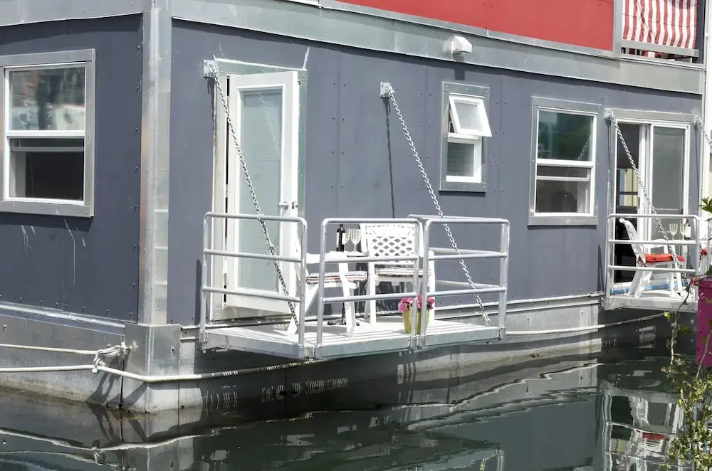 A Float Home B&B in Fisherman’s Wharf