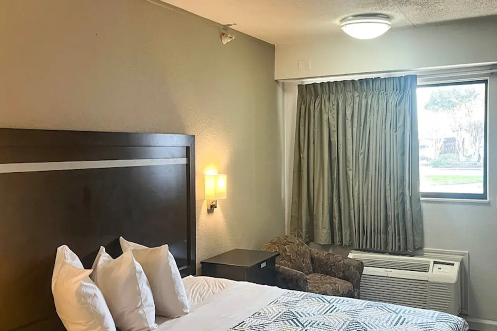 Studio 6 Suites Dallas TX - Loop 12 West