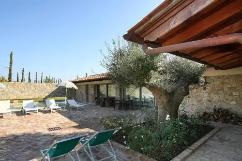 Villa La Tabaccaia by Halldis