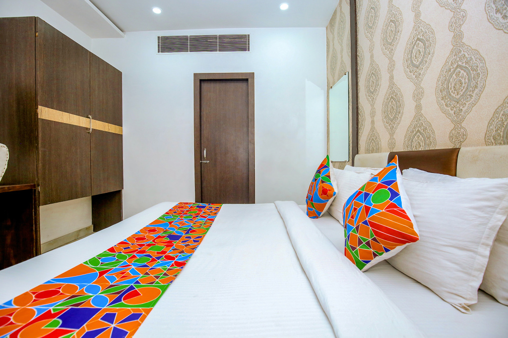 FabHotel Golden Temple I