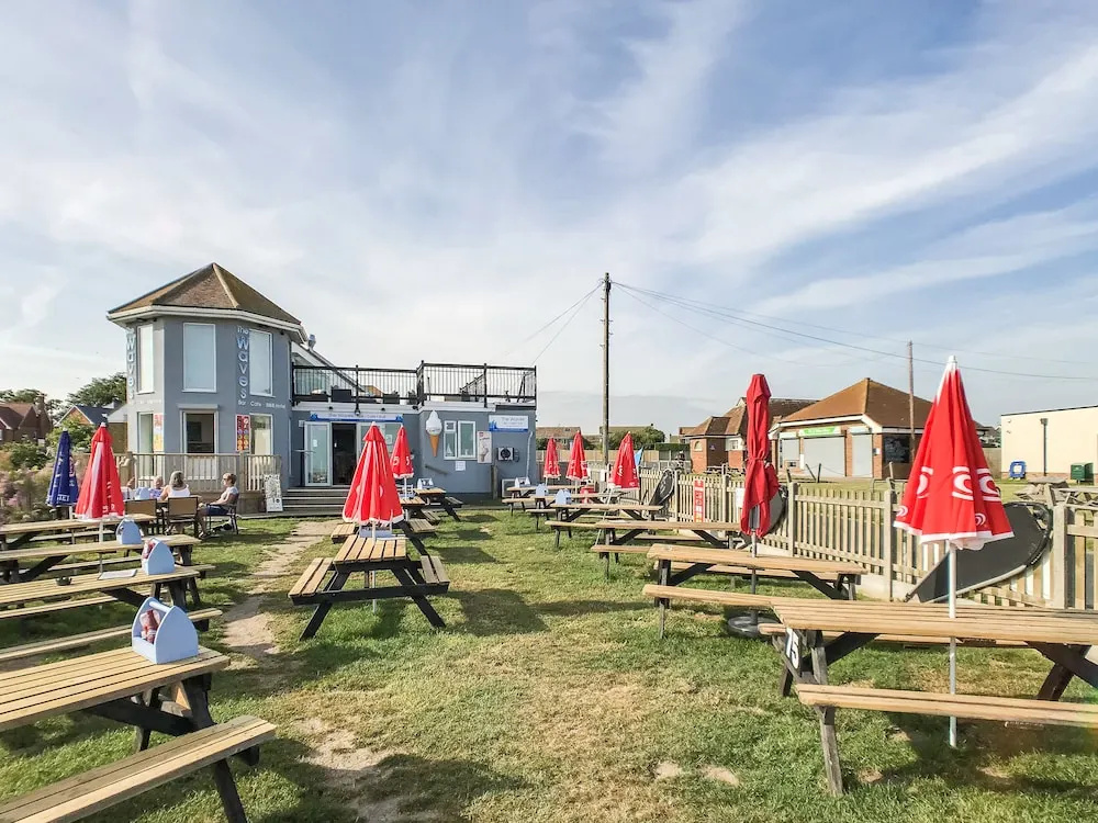 The Waves Bar Cafe B and B Hotel