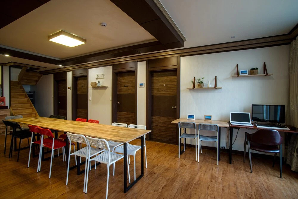 CLIP Guest House - Hostel