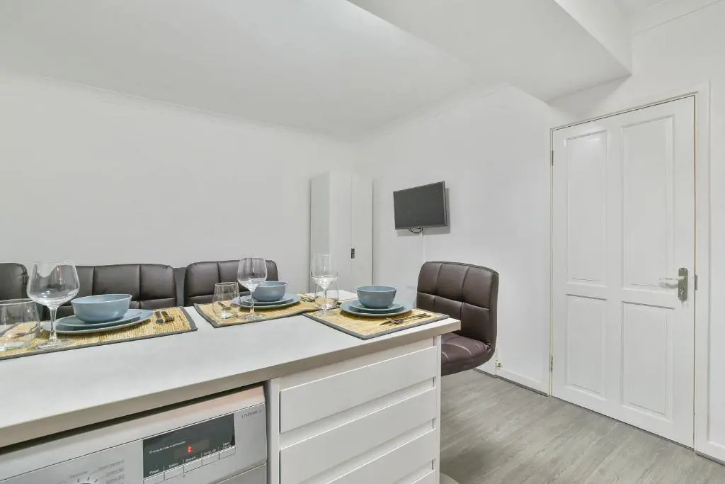 Sachin's 2 Bedrooms Apartment