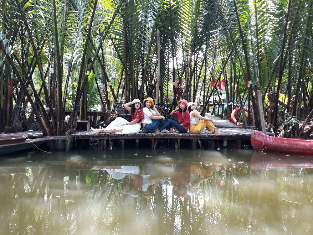 Baan Glangsuan Bang Kobua