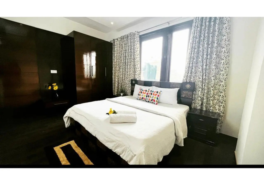 Bluo 1Bhk Defence Colony Mkt - Balcony, Parking