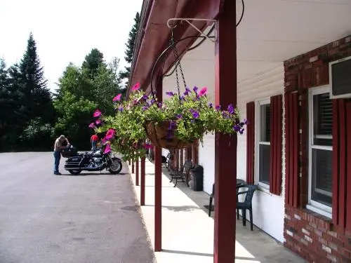 Maple Leaf Motel