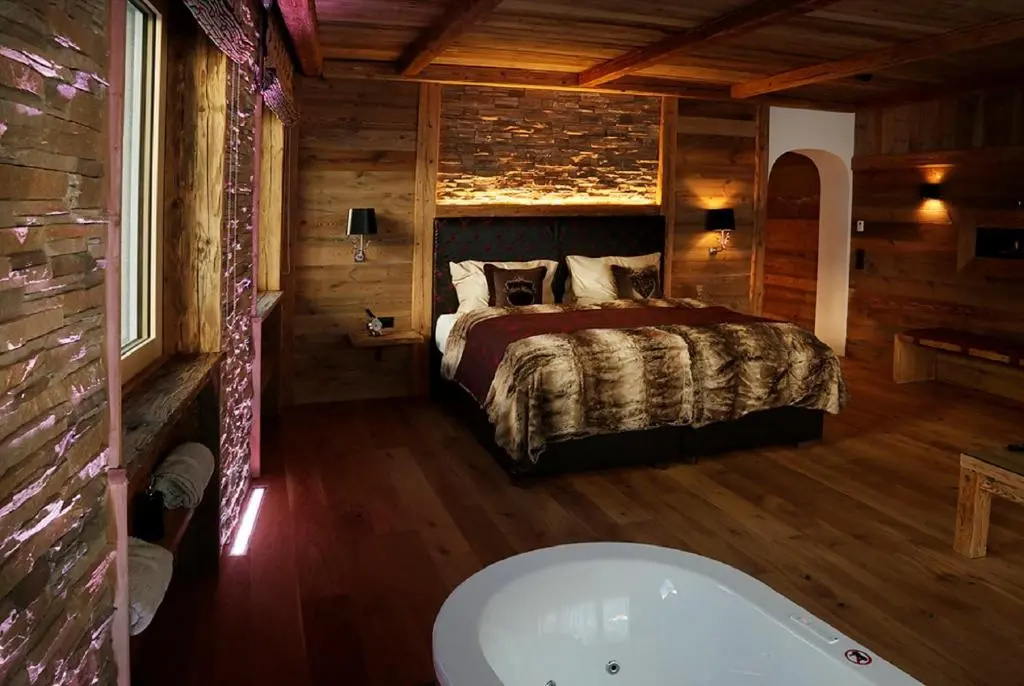 Amber Hotel