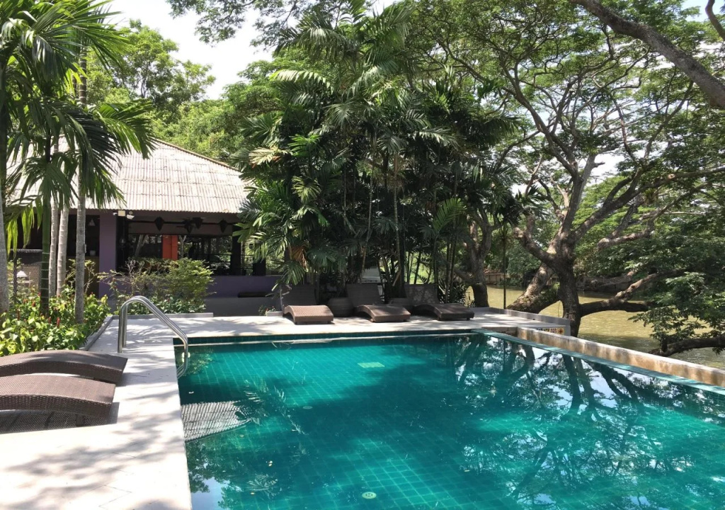 Baan Namping