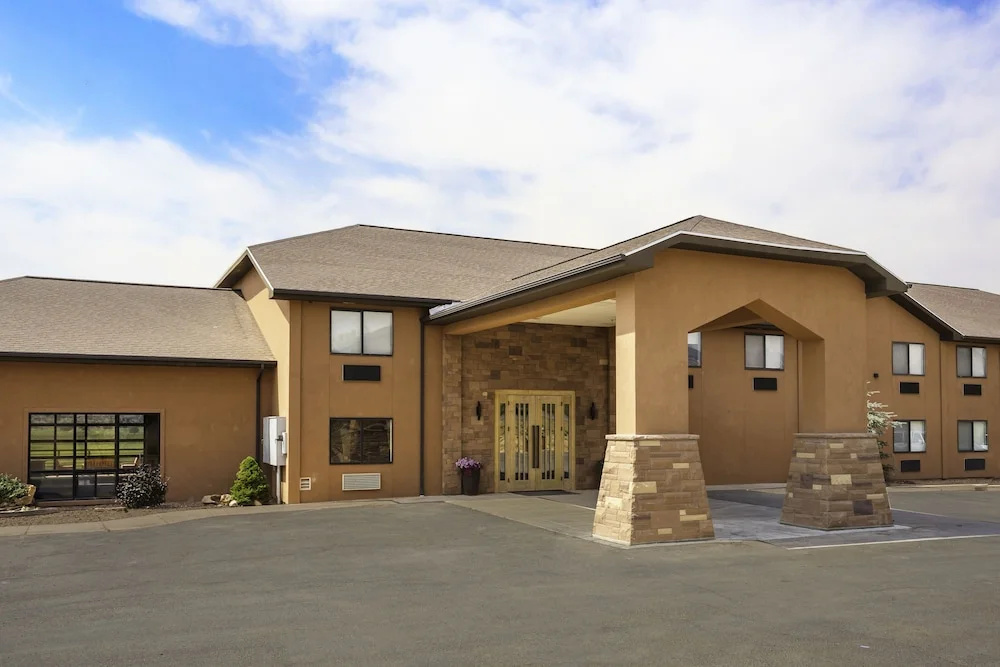 Red Sands Hotel