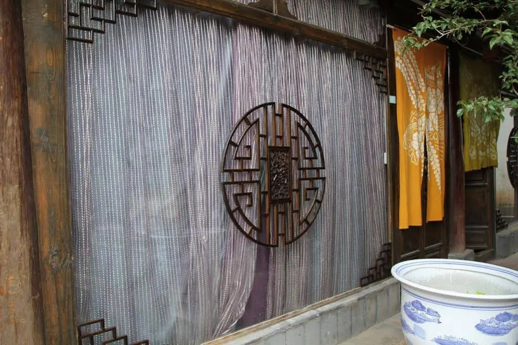 Lijiang Yunmuwan provides breakfast and afternoon tea, offers free airport shuttle service, The hotel provides a platform for visiting the ancient city and Yulong snow