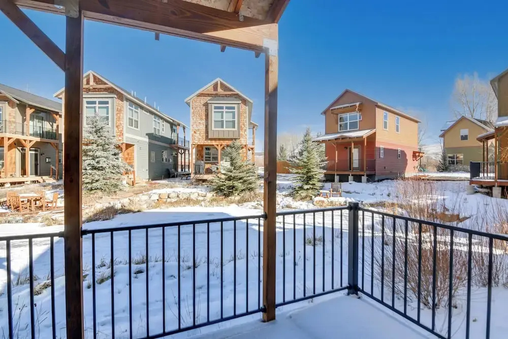 4 Mi to Granby Ranch: Cabin w/ Hot Tub Access!