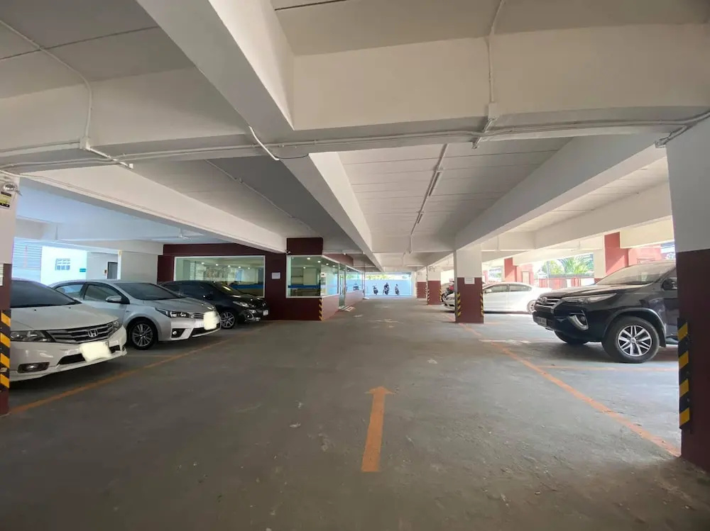 13 Coins Tower Hotel Ratchada