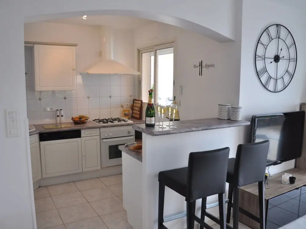 Luxurious Holiday Home with Private Pool in Port Camargue