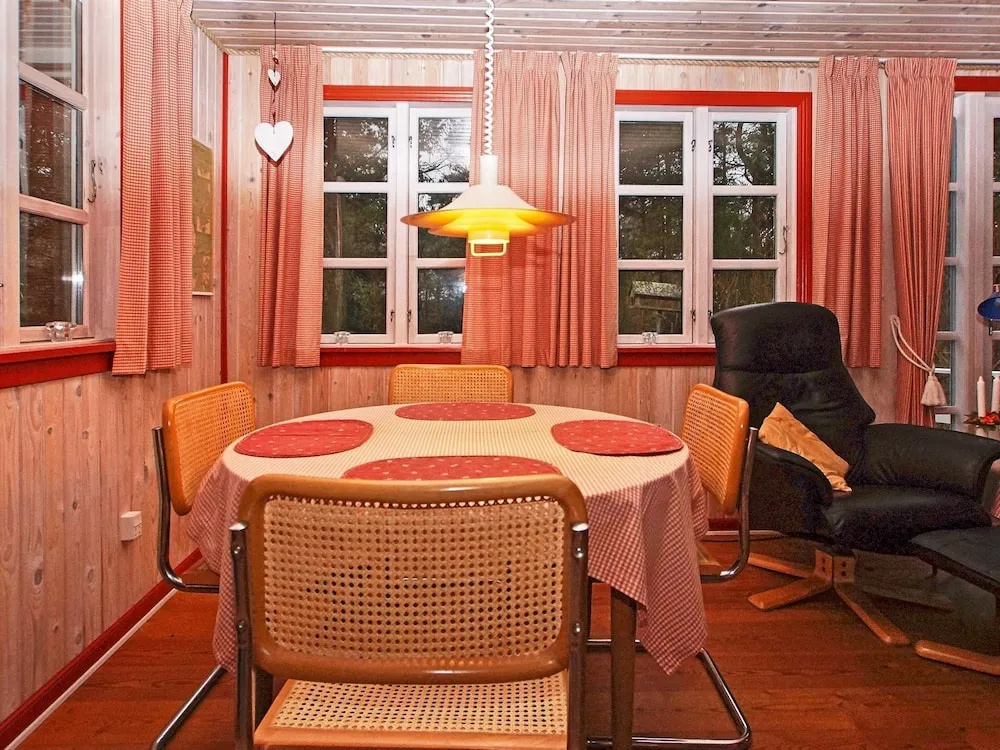 Rustic Holiday Home in Hemmet near Fjord