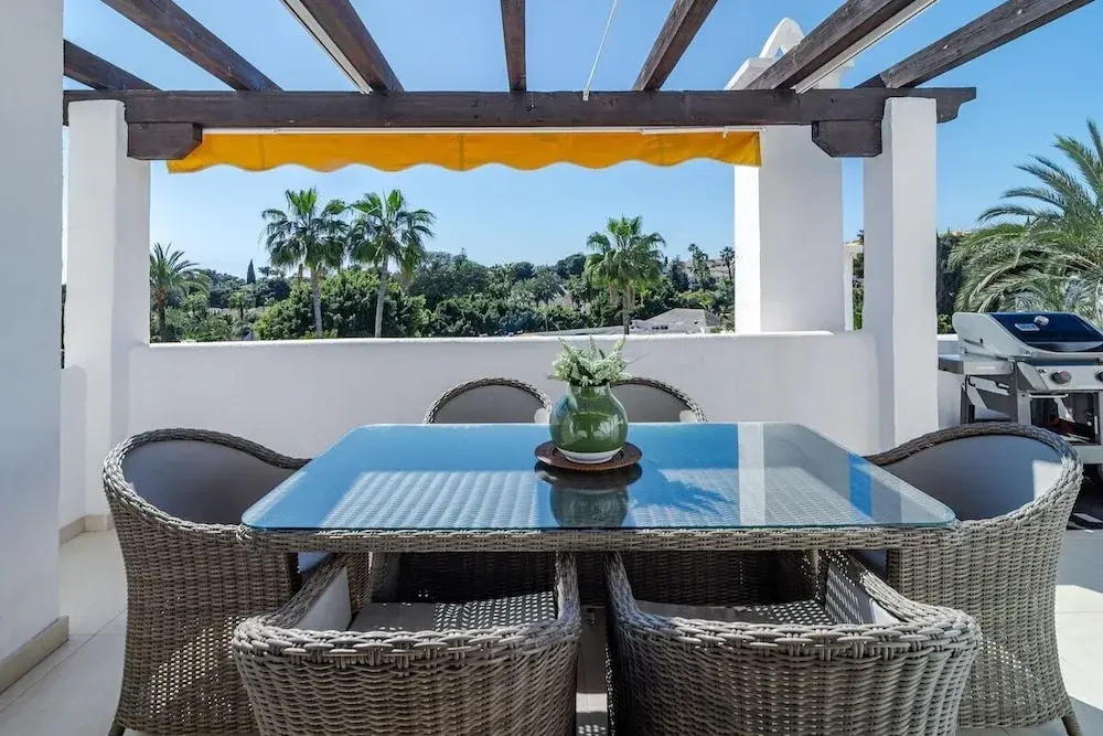 AB4 - Lovely Holiday Home Walking Distance, Beach