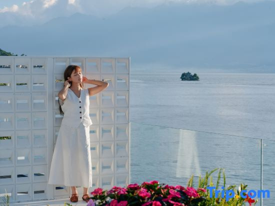 Moonlight by the Sea • Erhai Lake | AWAKENING • SOULM Sunset Seaview Design Guesthouse (Small Putuo)