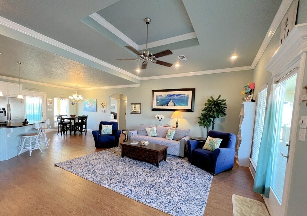 Dog House 3 Bedroom Home by Redawning