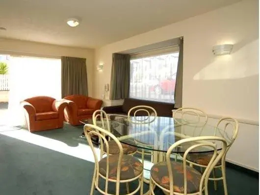 BK's Fountain Court Motel