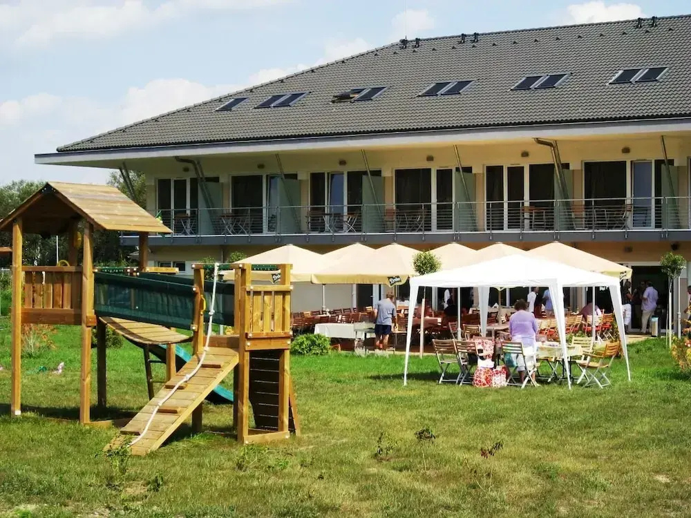 Szépia Bio and Art Hotel