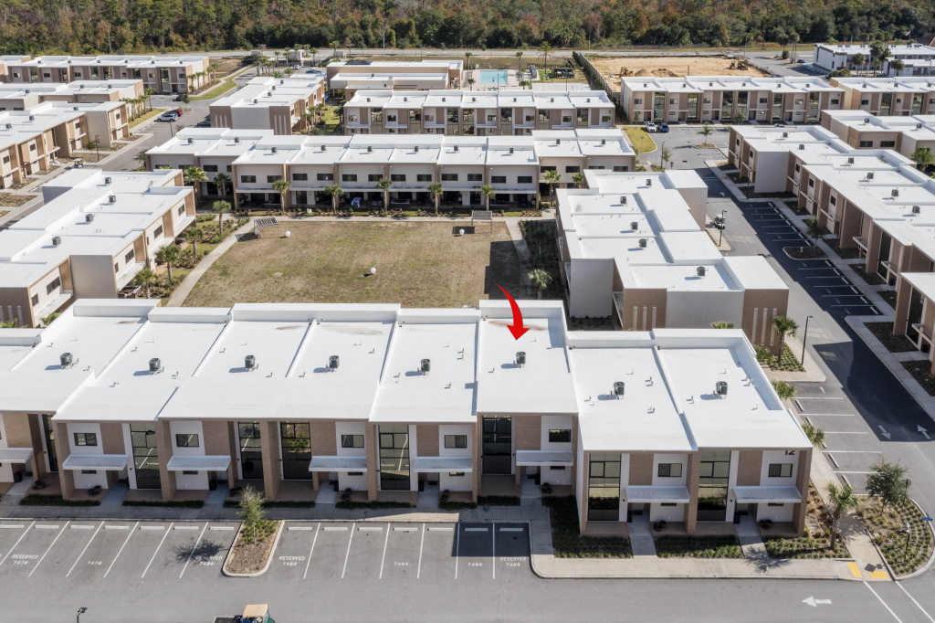 Splendid 3 Bd Close to Disney @ Magic Village 7486