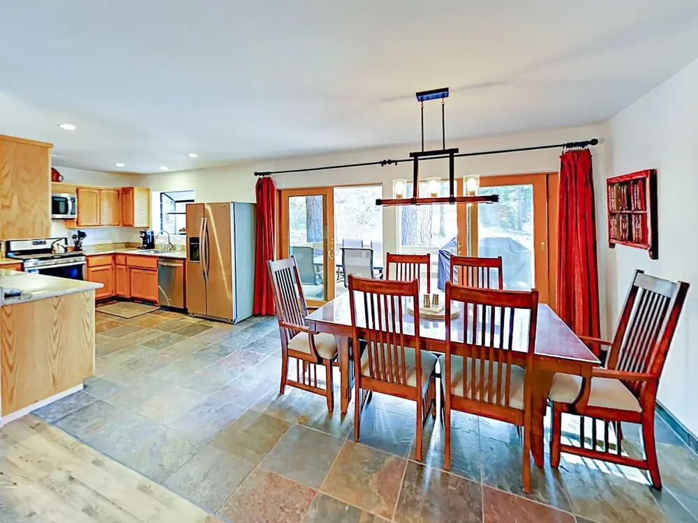 3br W/ Private Hot Tub! Near Golf & Ski Resorts 3 Bedroom Home
