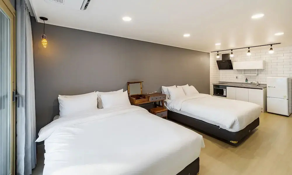 Yeosuya Hostel & Pension