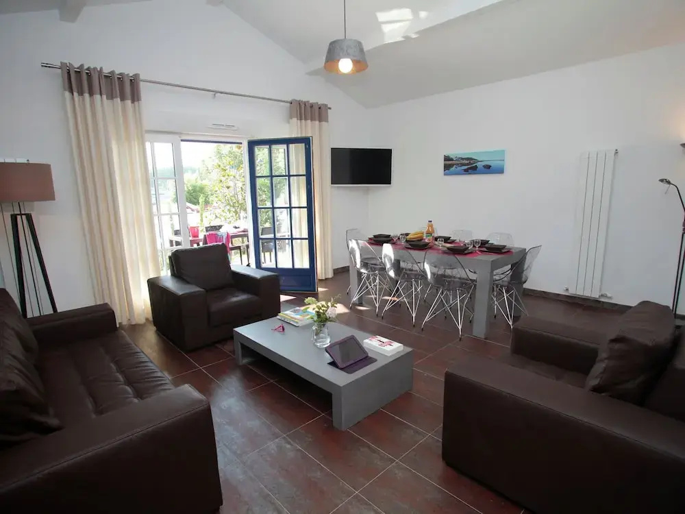 Beautiful villa in Basque style just 3 km. away from the sea