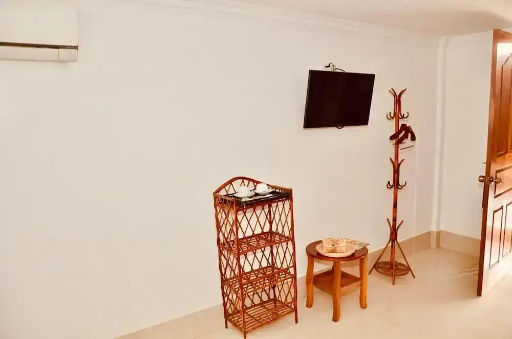 Nary Villa