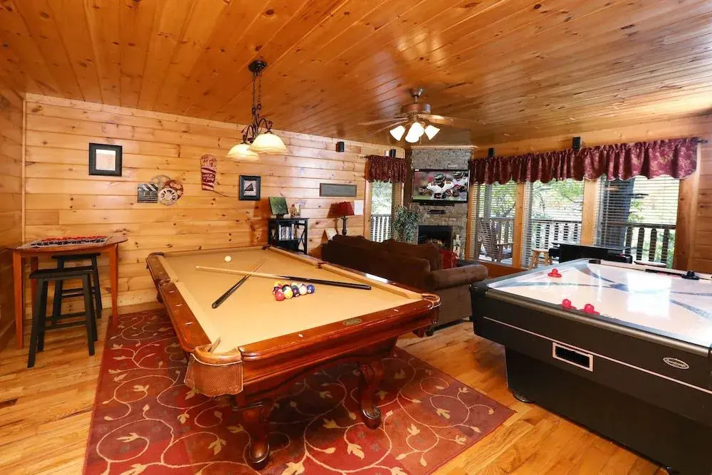Blessed Nest 4 Br cabin by RedAwning