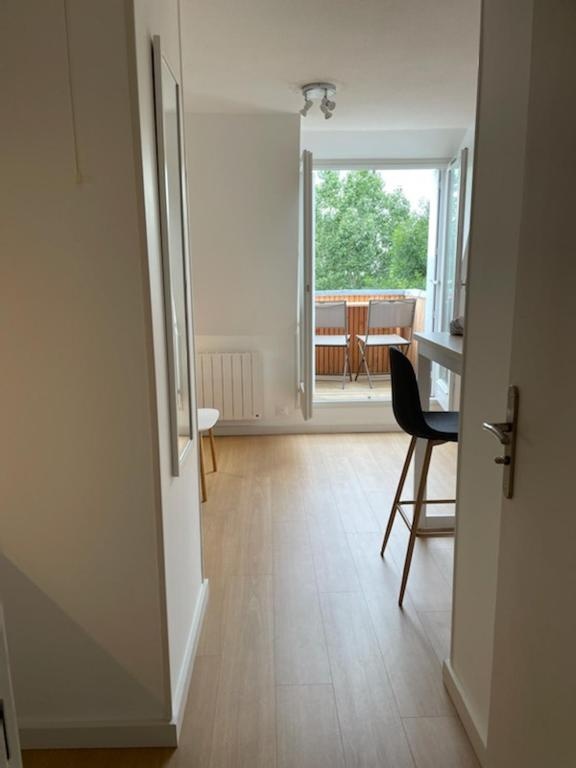 Joli studio neuf vue mer proche Deauville