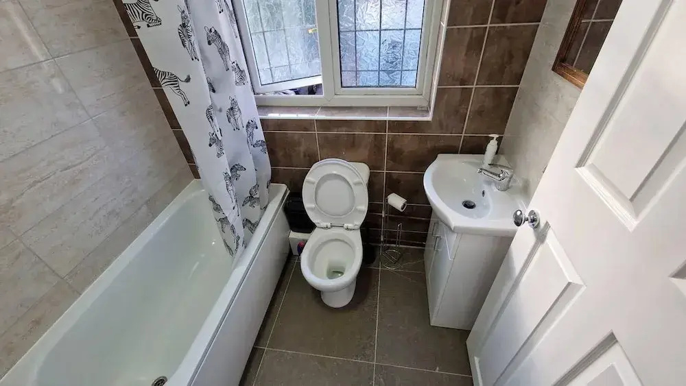 Captivating 2-bed Apartment in Ilford