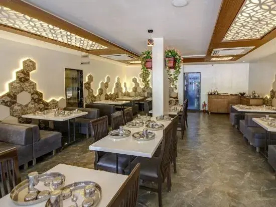Hotel Gokul