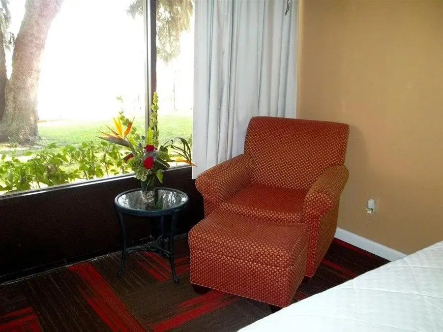Crystal Cove Riverfront Resort