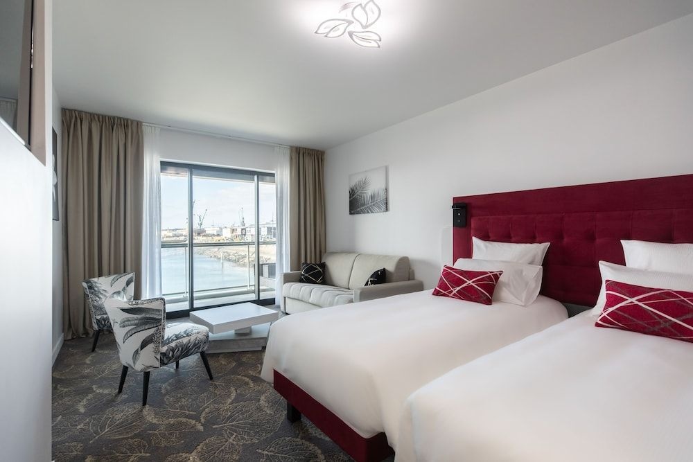 Le Barracuda & Spa, pieds dans l'eau, vue mer, espace bien-être offert