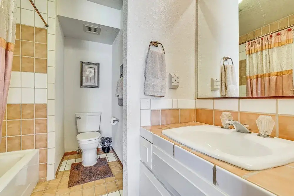 Walk to Lake Havasu Beaches: Condo w/ Pool Access!