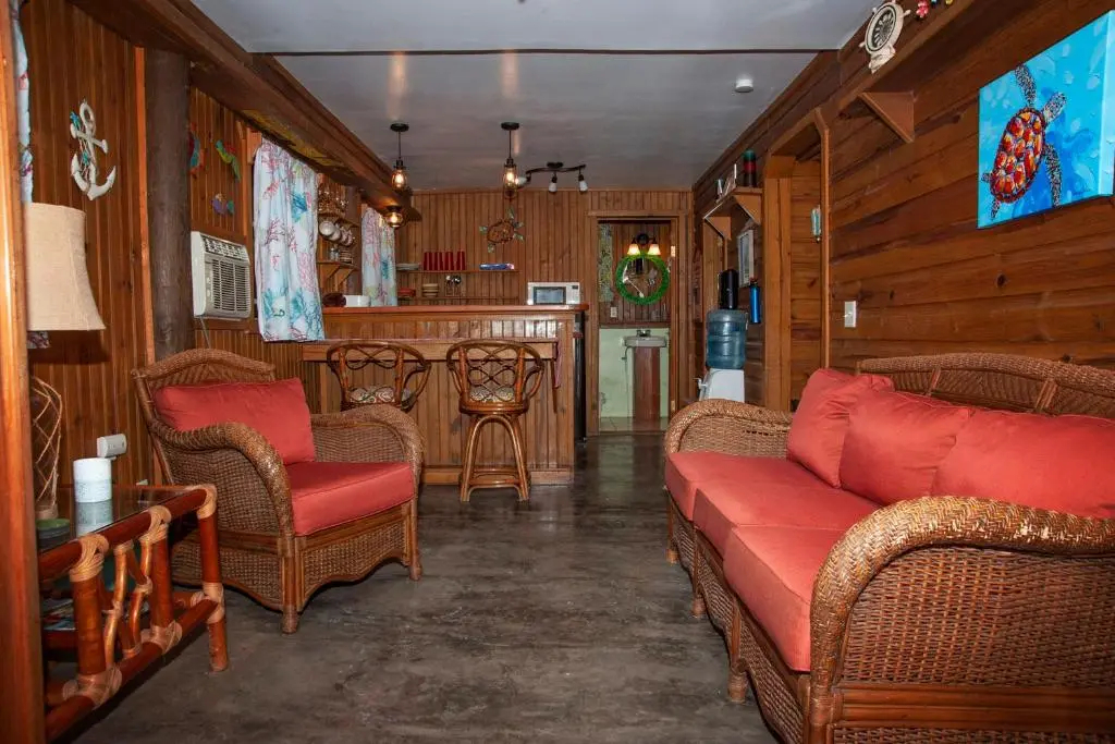 Blue Island Divers Casa Descanso