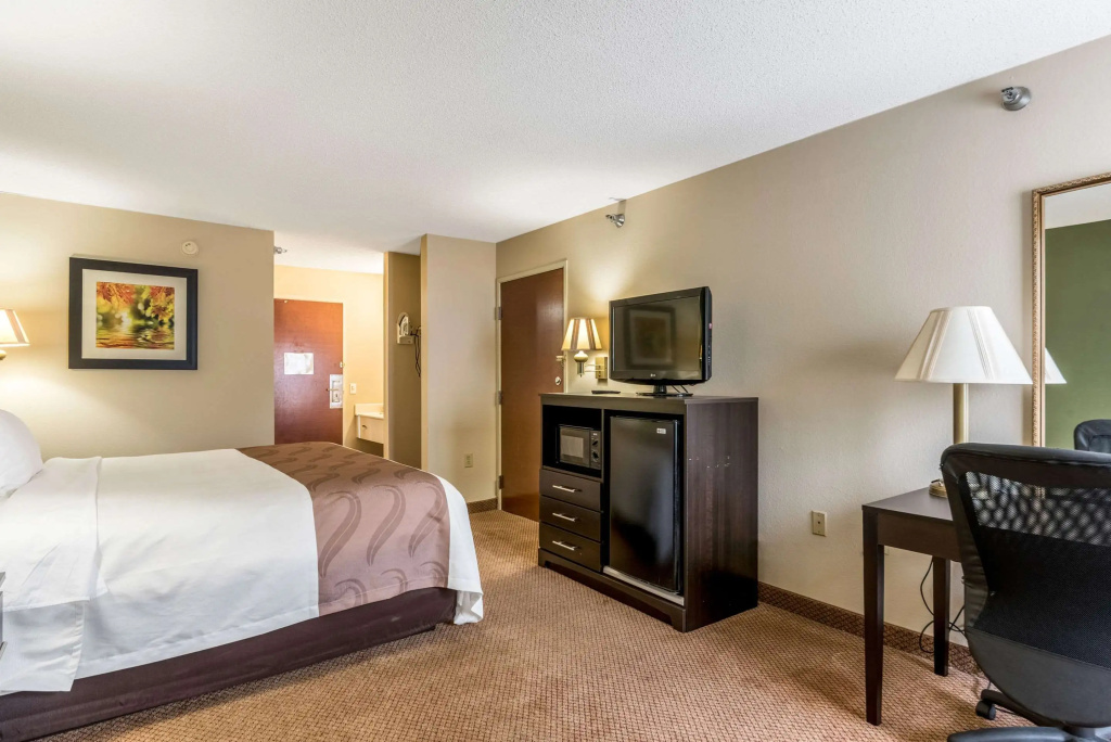 Quality Inn & Suites Clemmons I-40