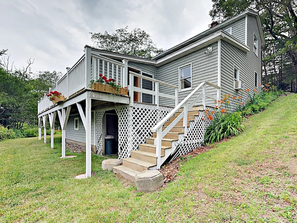 Lobstermen's Cottage - 3 Br home by RedAwning