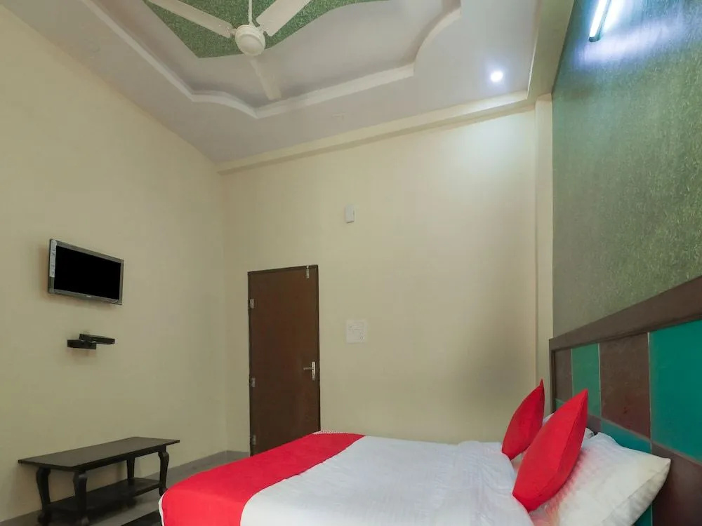 OYO 24575 Hotel Prabhu Villas