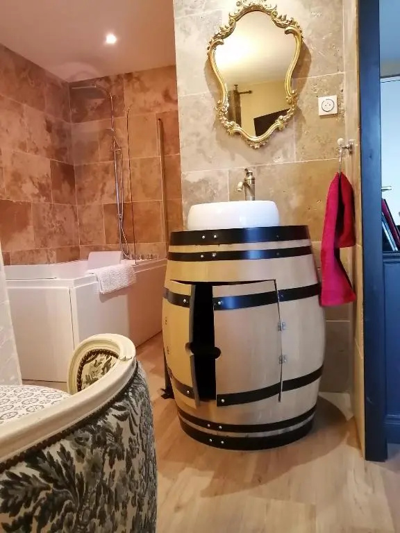 Romantisme et glamour avec spa, piscine et jardin