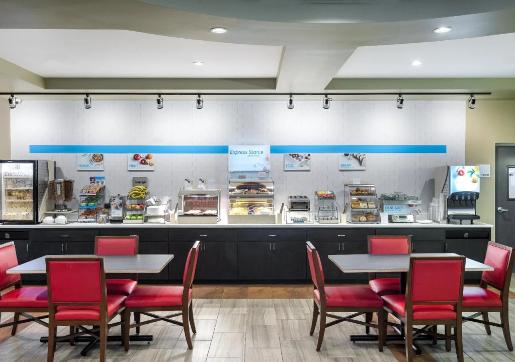 Holiday Inn Express & Suites Lakeland South by IHG