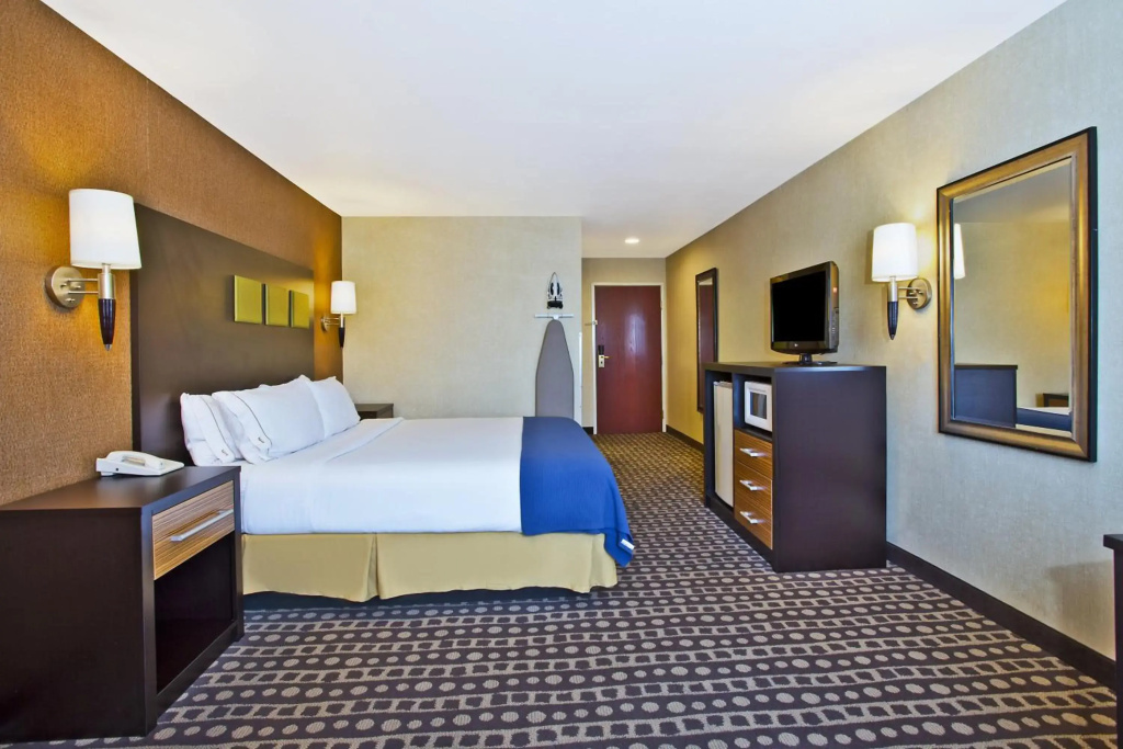Holiday Inn Express Hotel & Suites Wabash by IHG