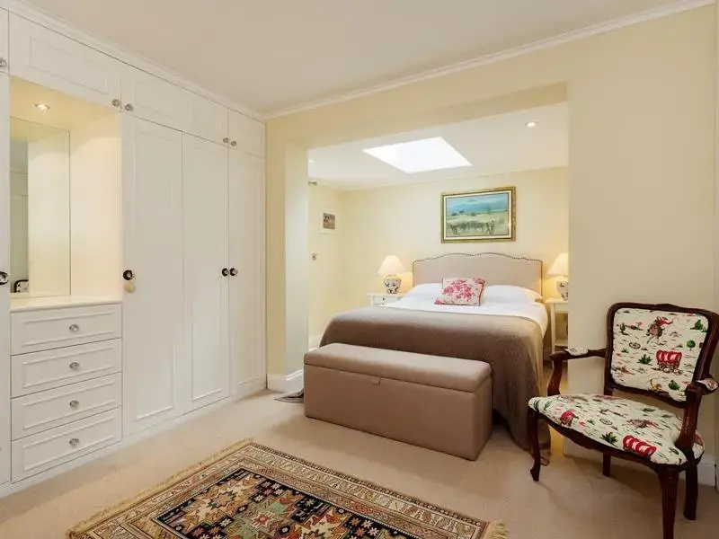Veeve  Flat Lots Road Chelsea