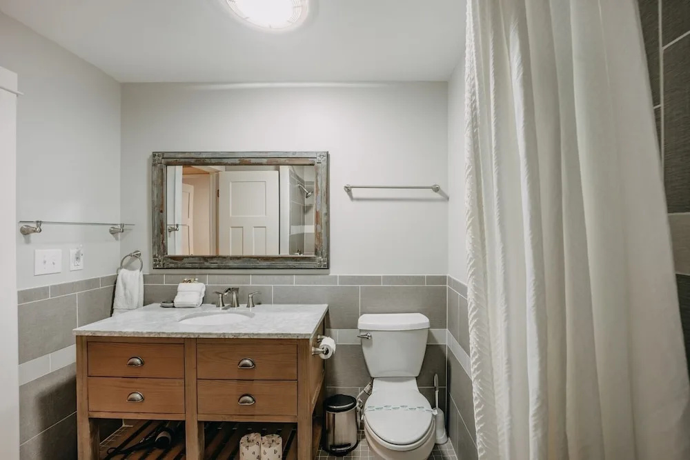 69sl - Upscale - Hot Tub - Wi-fi - Bbq - Sleeps 8 4 Bedroom Cabin by Redawning