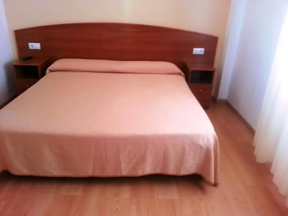 Hostal Mary - ADULTS ONLY 18 AND UP