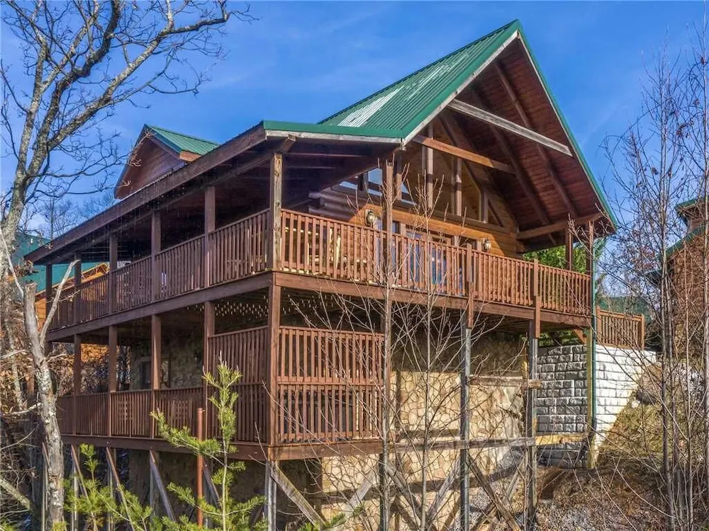 Timeless Mountain View, 3 Bedrooms, Pool Access, Hot Tub, Arcade, Sleeps 10