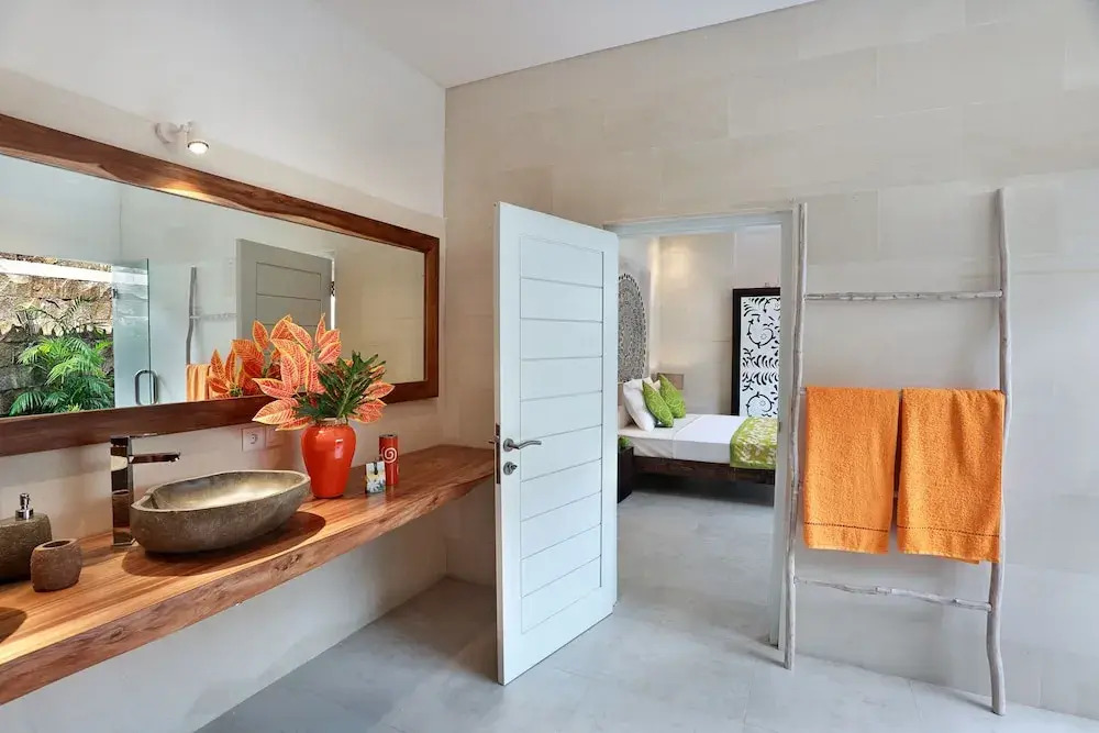 Seminyak White Design Villa