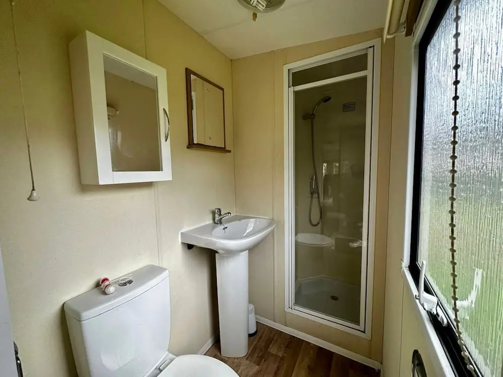Residence With a Spacious Garden Located in a Child-friendly Park