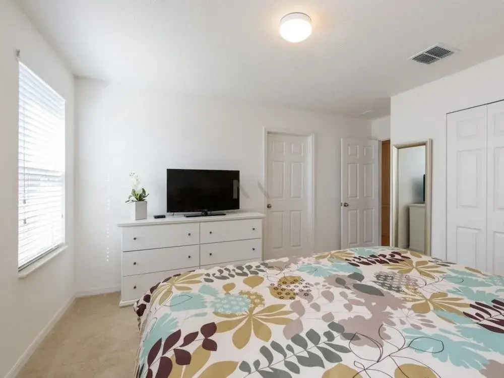 6VPS26SC18 6 Bedroom Holiday Vacation Home by RedAwning
