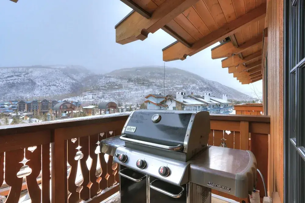 Luxury Mountainside 5BR halet in Vail Village